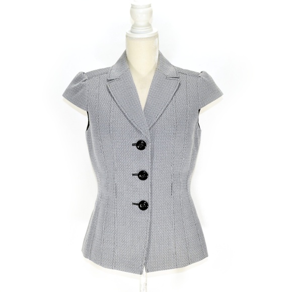 Tahari Jackets & Blazers - TAHARI Short Sleeve Black & White Textured Blazer